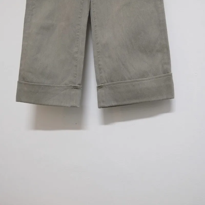 flap pocket cuffed trousers