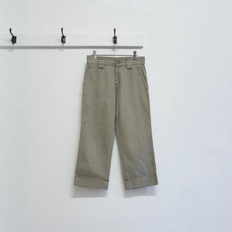 flap pocket cuffed trousers