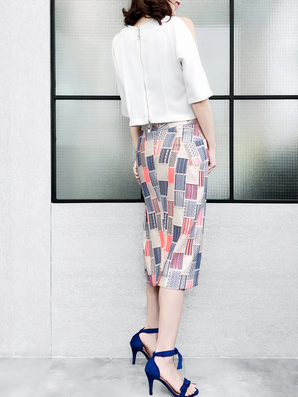 Surprise Sale! Ivory Stitches Pattern Single Pleat Pencil Skirt