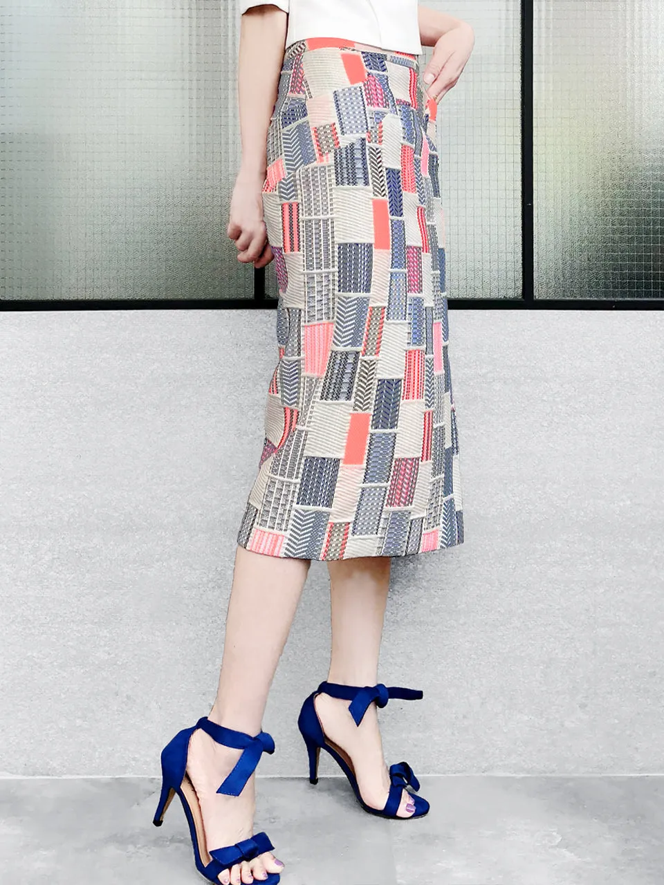 Surprise Sale! Ivory Stitches Pattern Single Pleat Pencil Skirt