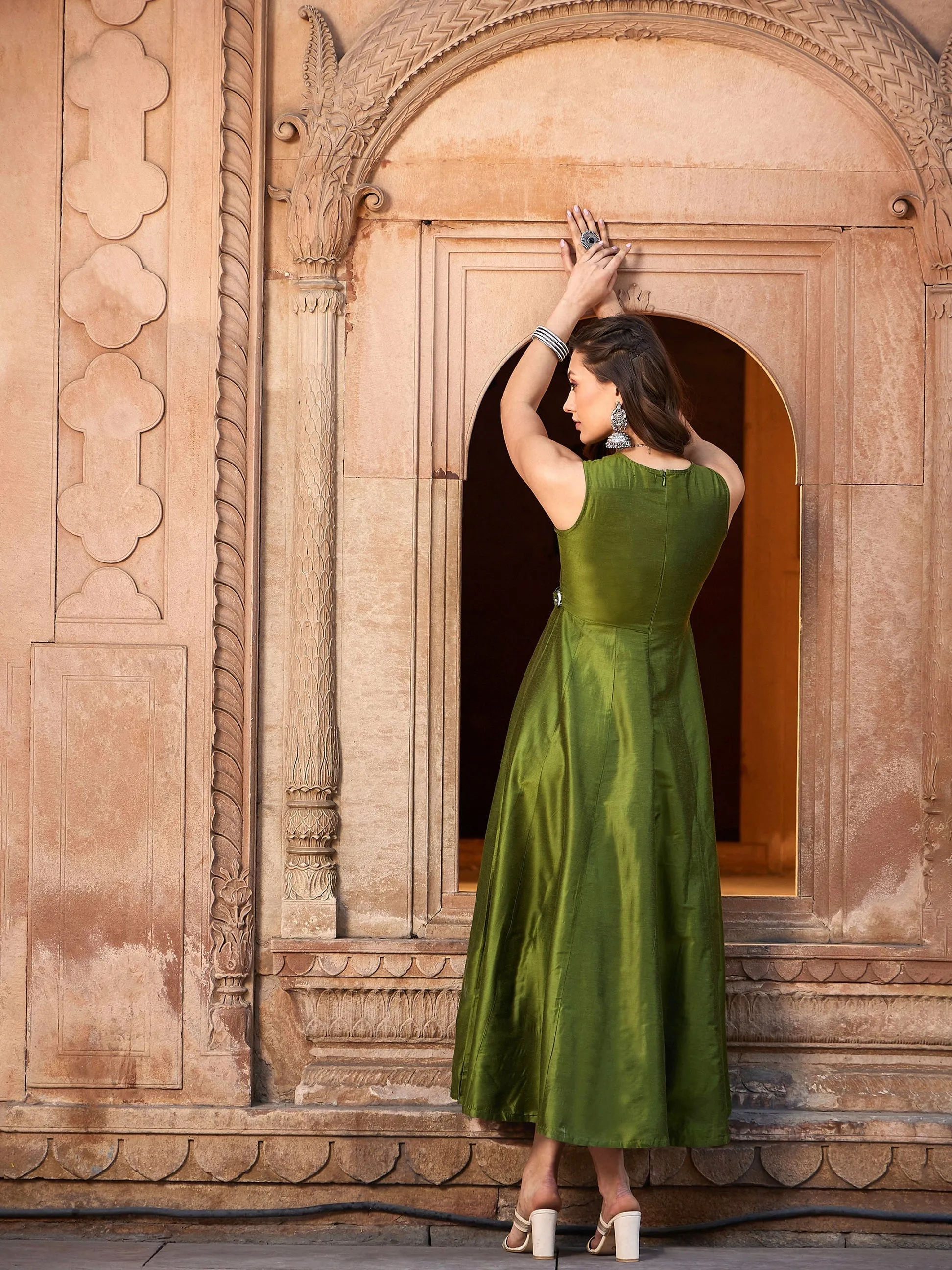 Women Olive Mirror Lace Waistband Long Anarkali Kurta