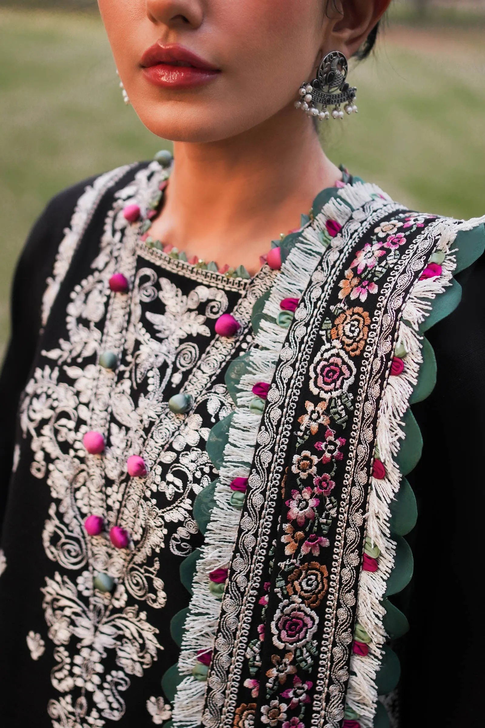 Zaha by Khadijah Shah · Winter Collection Vol-02 – TALAYEH (ZW2-23-04)
