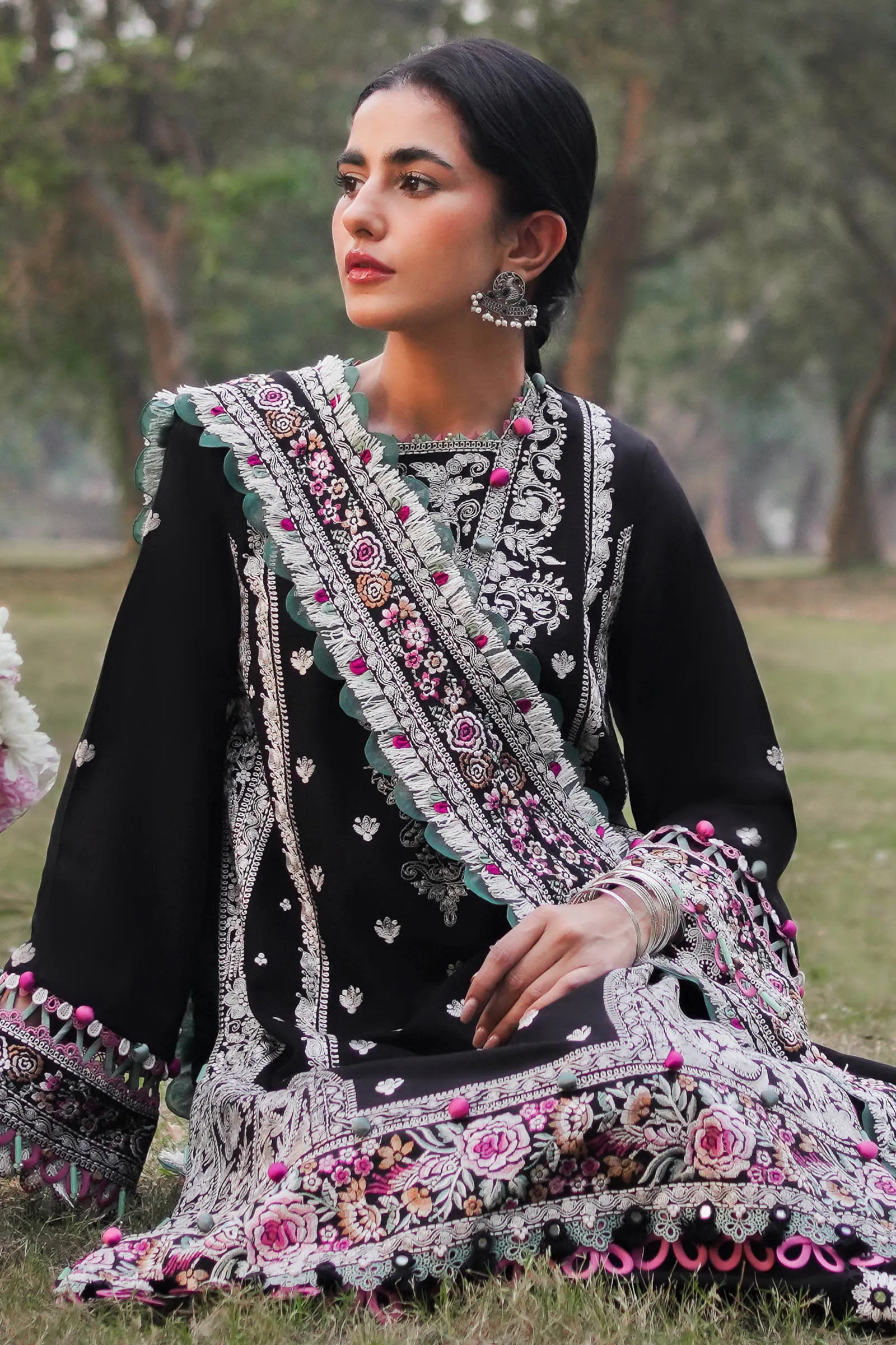 Zaha by Khadijah Shah · Winter Collection Vol-02 – TALAYEH (ZW2-23-04)